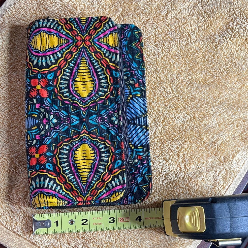 Thirty-One Colorful Pattern Cloth Wallet - Boho chic - like new! - Picture 7 of 12